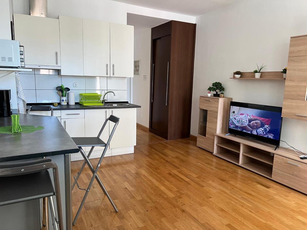 Apartmán Aparment La Gavia Madrid Exteriér fotografie